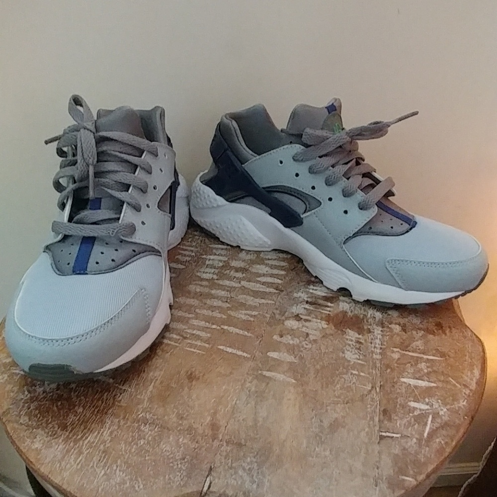 Nike Huaraches SE